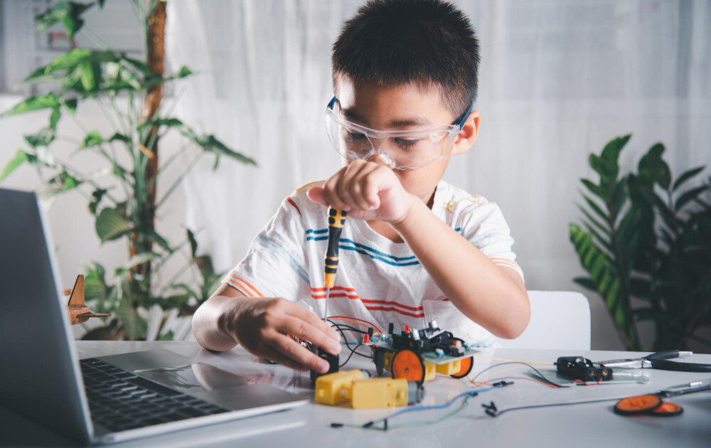 Mengapa Anak Perlu Belajar Robotics Sejak Dini